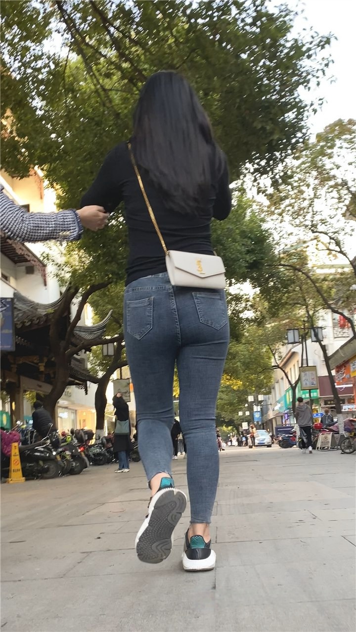 性感饱满牛仔大肉屯手感肯定好[494M]