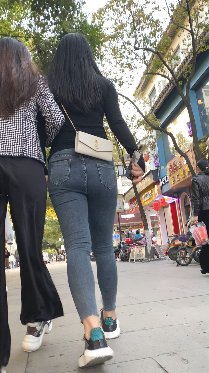 性感饱满牛仔大肉屯手感肯定好[494M]