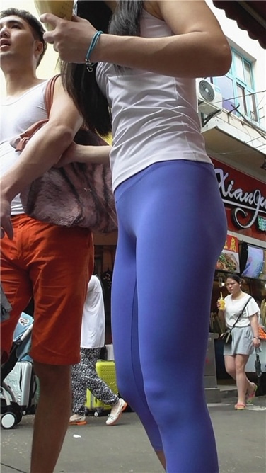 女神紧身瑜伽裤秀身材，让人欲罢不能 [MP4/3GB]