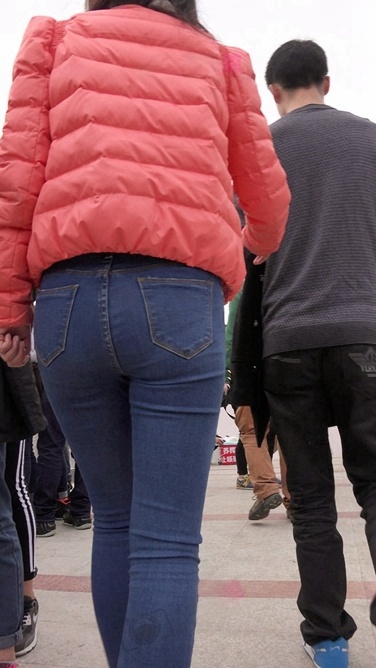 包臀紧身牛仔小情侣[406M/MP4]