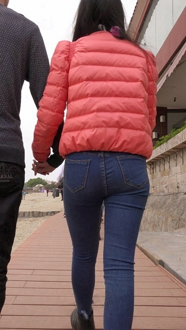 包臀紧身牛仔小情侣[406M/MP4]