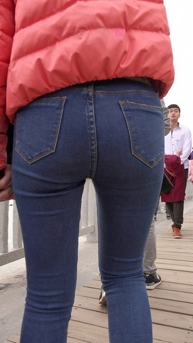 包臀紧身牛仔小情侣[406M/MP4]