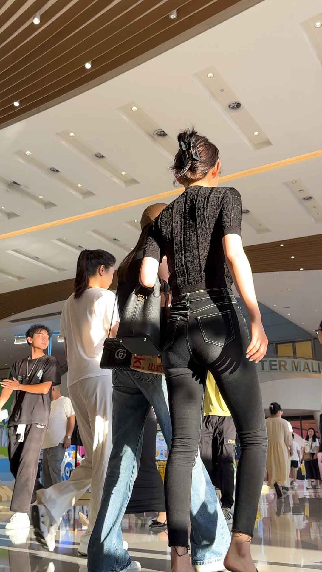 极致尤物牛仔身材剖析，蜜桃臀变形