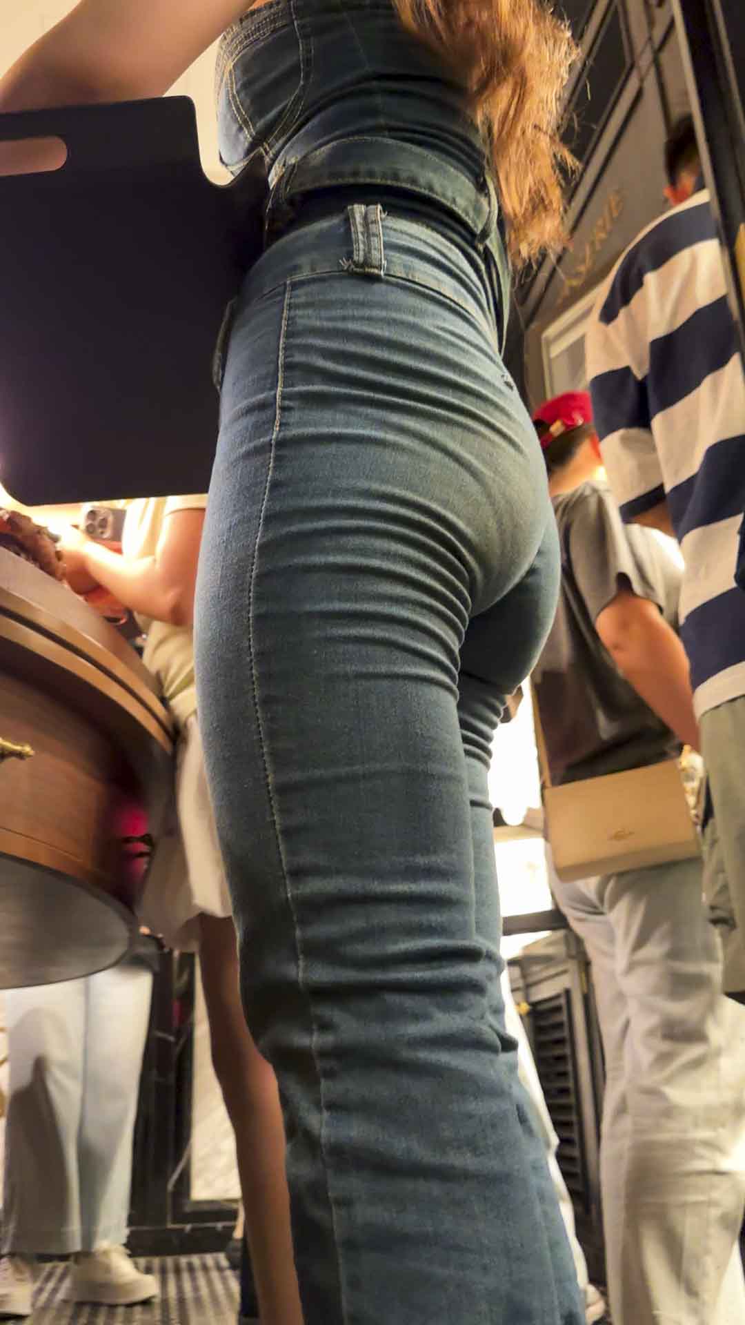 长发超紧美臀大美女小姐姐