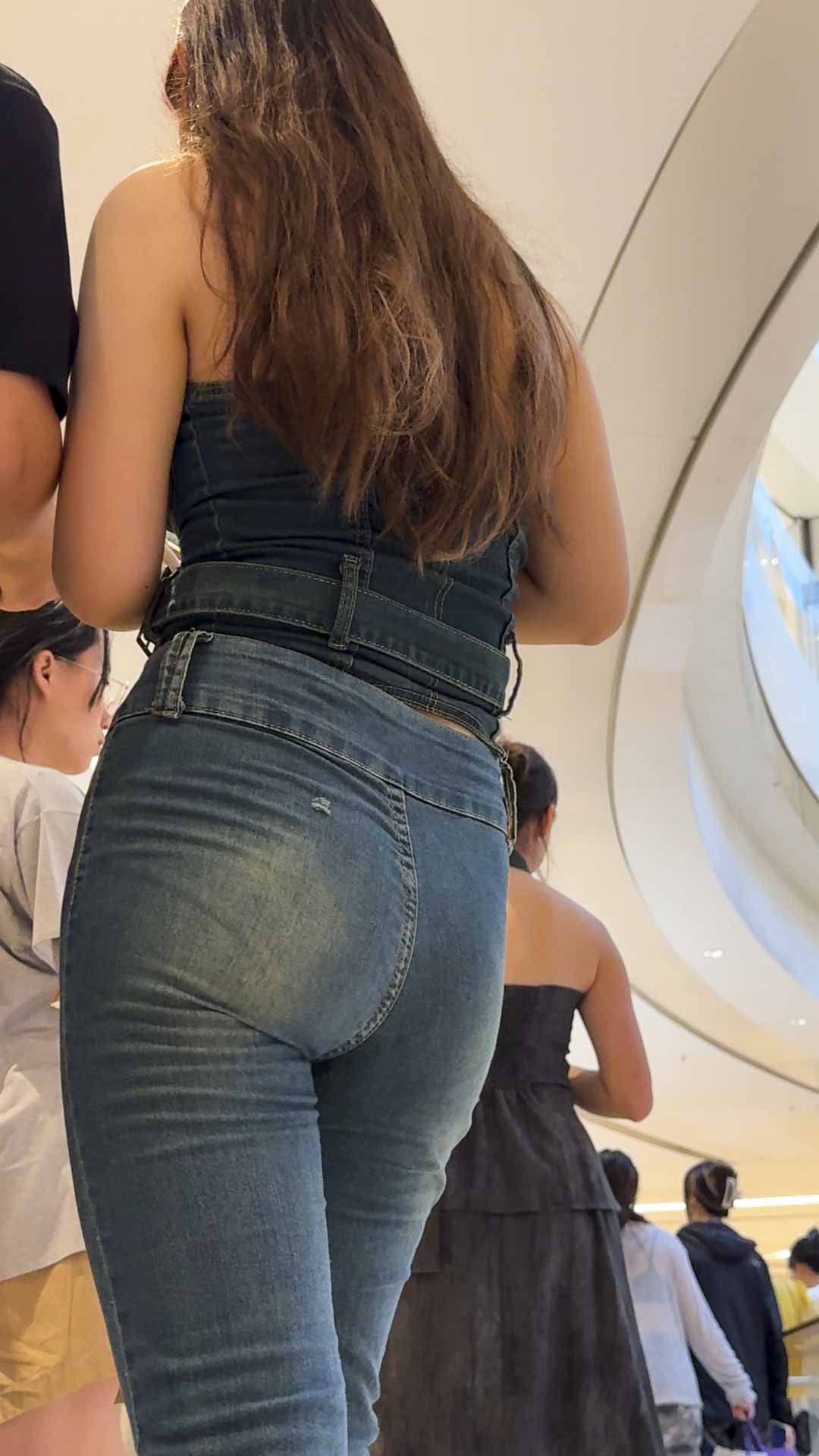 长发超紧美臀大美女小姐姐