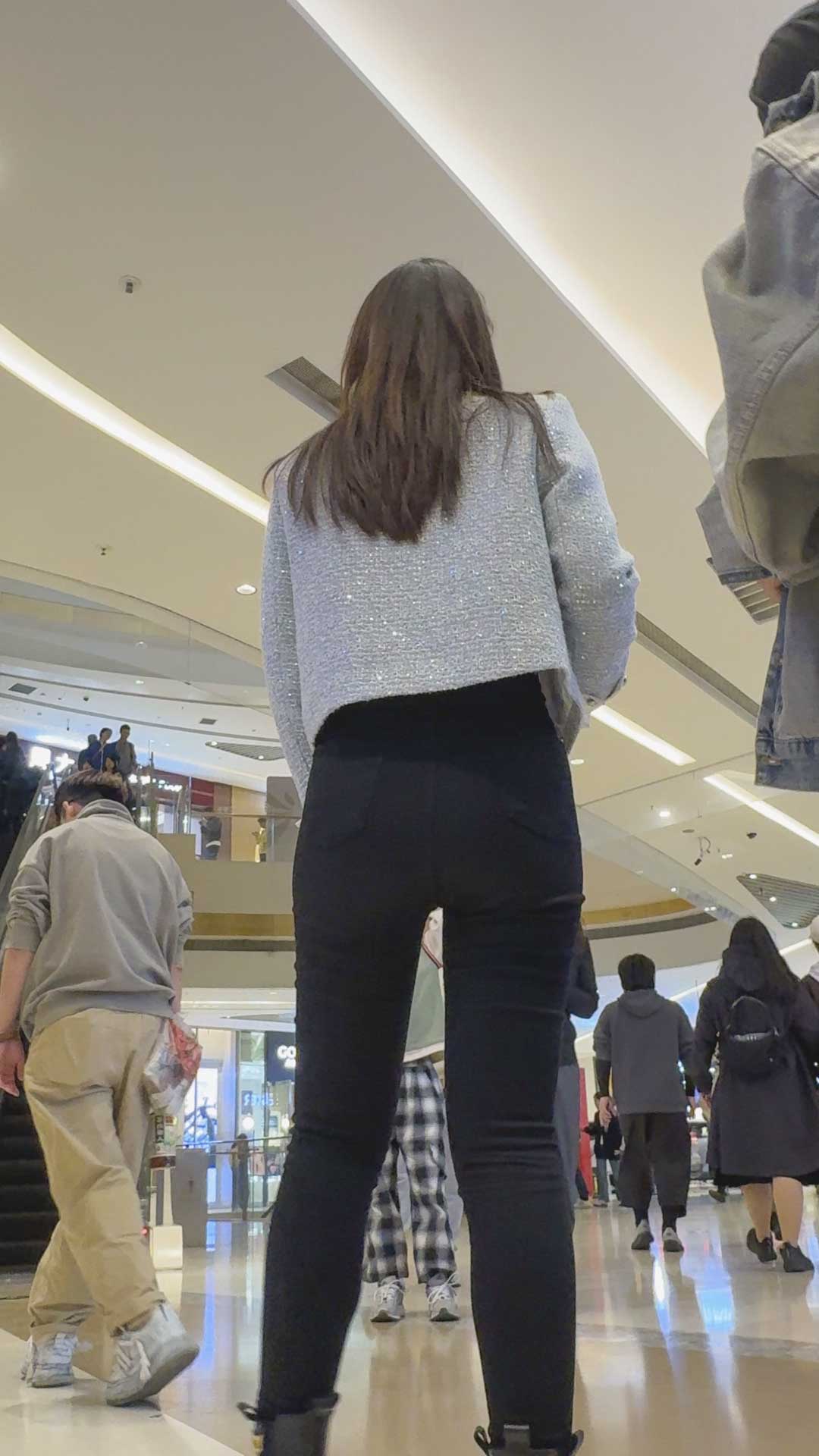 偶遇极品翘臀，让你心跳加速