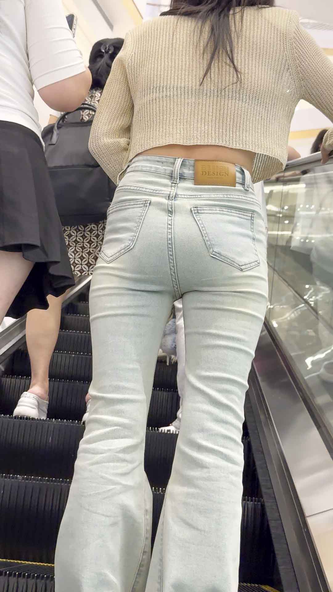 国庆献礼牛仔紧绷翘臀，你看行不行(289积分)