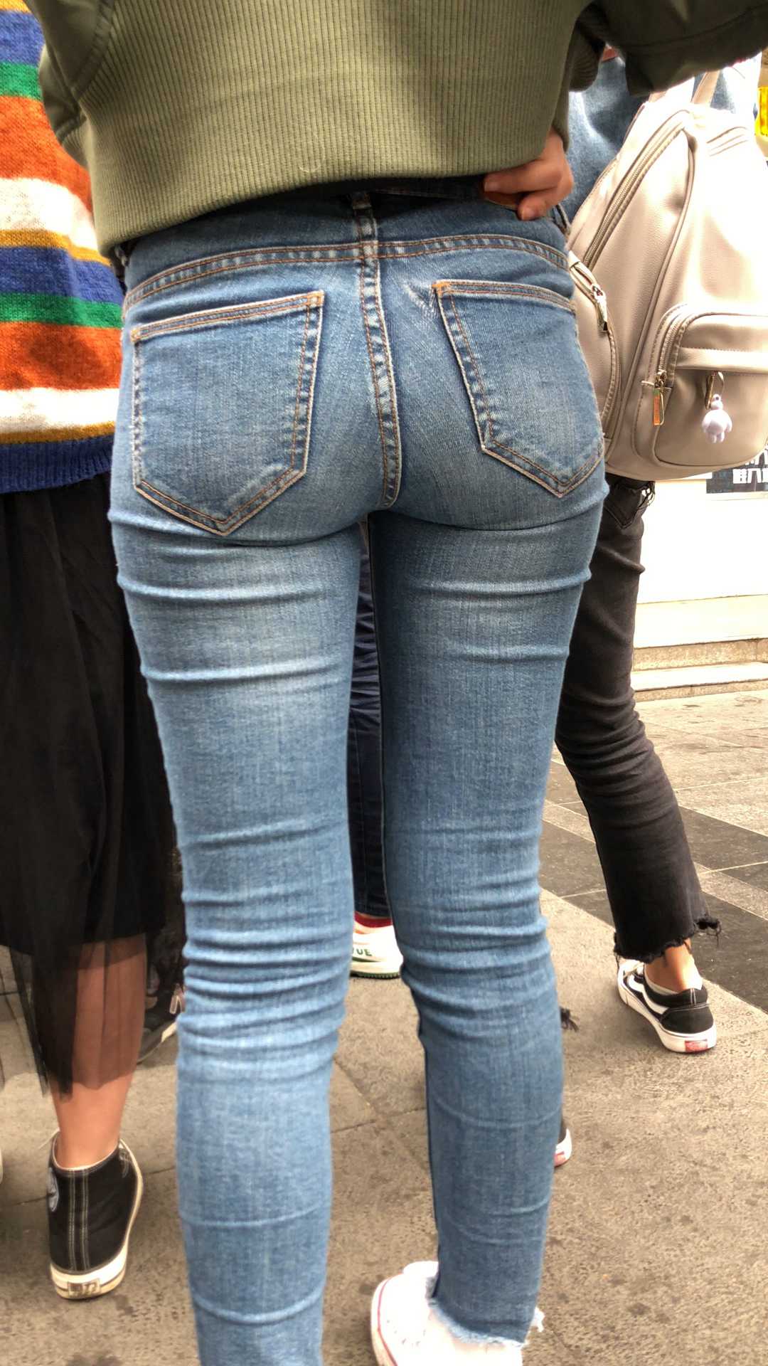 性感苹果臀蓝牛深沟小妹（88积分）