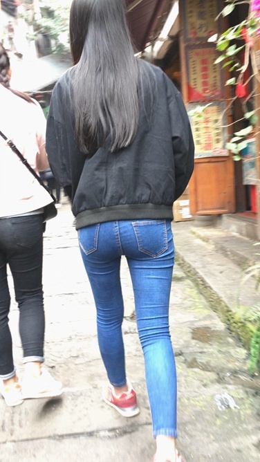 4K-极品紧绷翘屯牛仔裤MM上篇C039[3.5G]