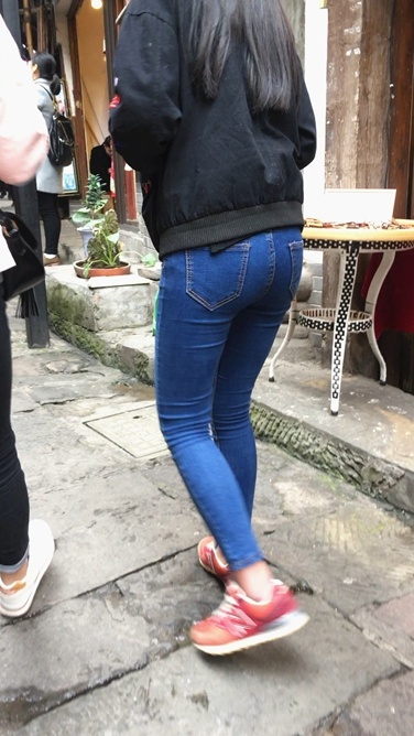 4K-极品紧绷翘屯牛仔裤MM上篇C039[3.5G]