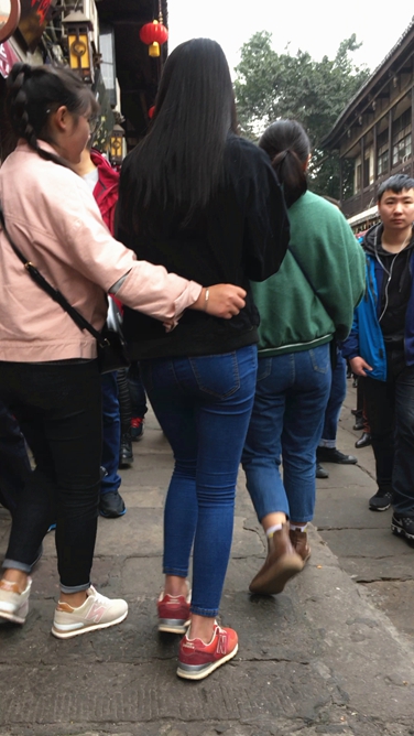 4K-极品紧绷翘屯牛仔裤MM下篇C040[2.76G]