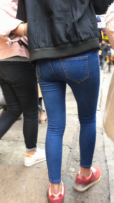 4K-极品紧绷翘屯牛仔裤MM下篇C040[2.76G]