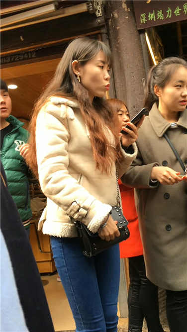 4K-漂亮美女蓝色紧身牛仔C041[2.73G]