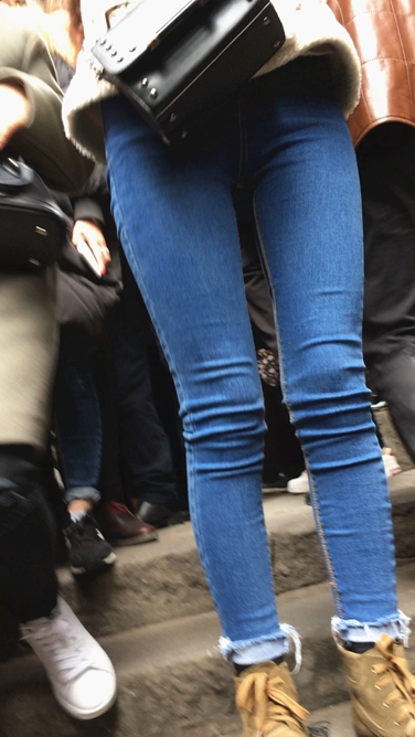 4K-漂亮美女蓝色紧身牛仔C041[2.73G]