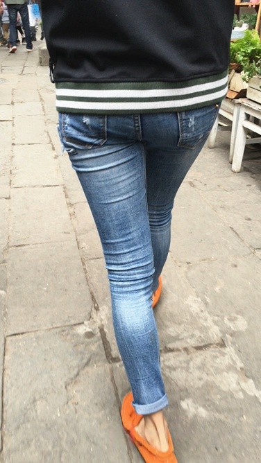 4K-纤细身材牛仔裤美眉C063[572M]