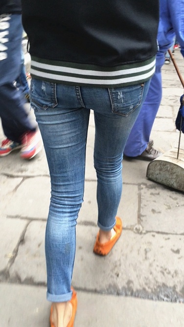 4K-纤细身材牛仔裤美眉C063[572M]