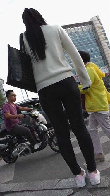 黑紧裤子的MM去餐厅WD002[570M]