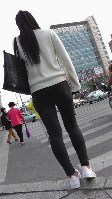 黑紧裤子的MM去餐厅WD002[570M]