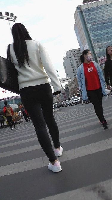 黑紧裤子的MM去餐厅WD002[570M]