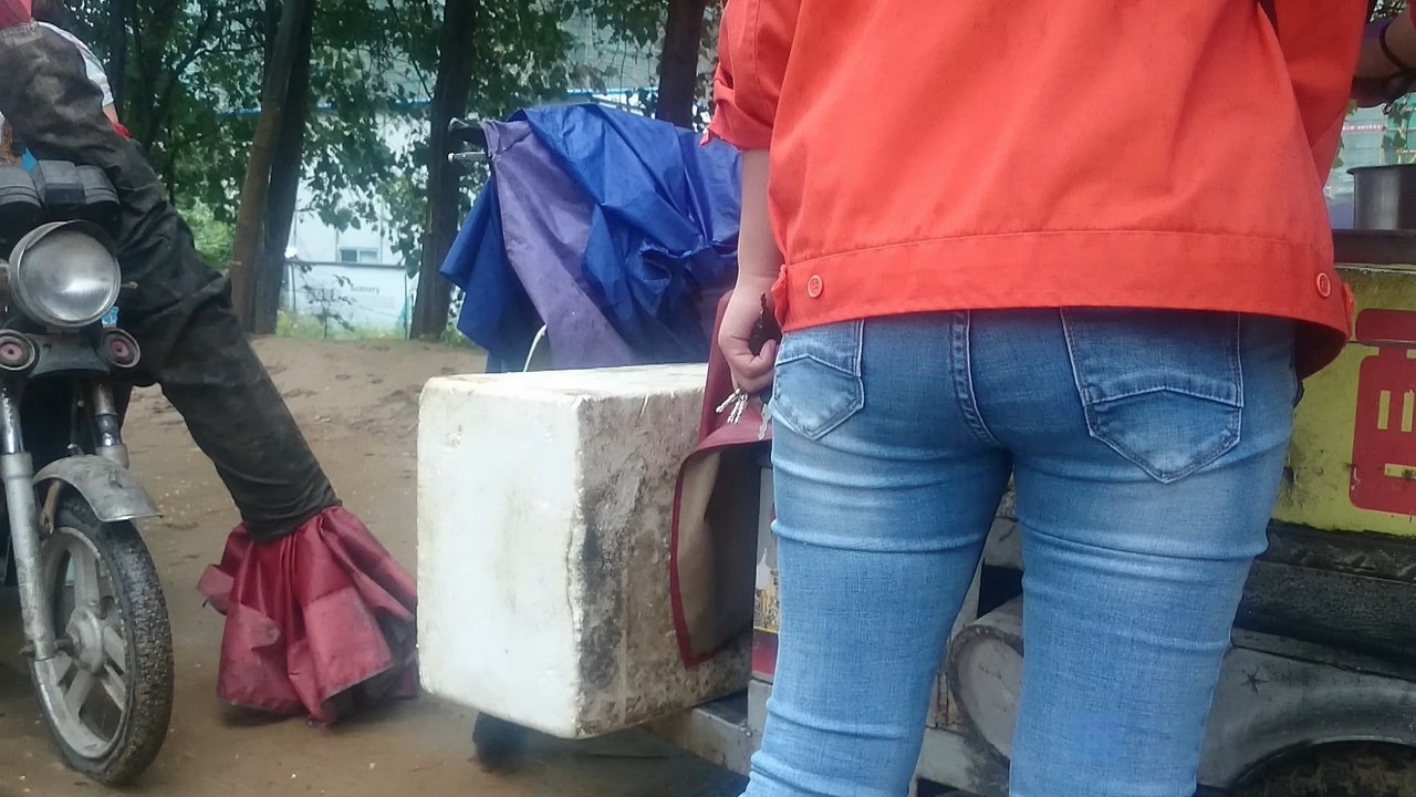 年轻美眉的紧翘苹果臀SF002[509M]