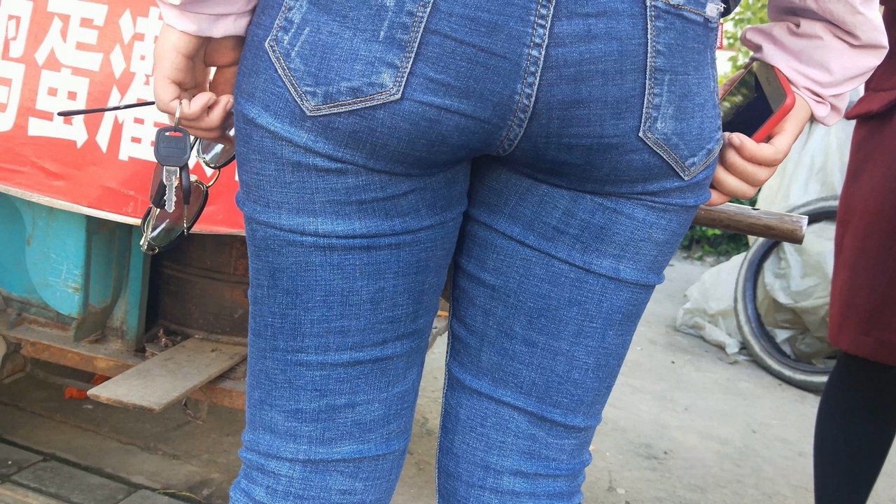 年轻美眉的紧翘苹果臀SF002[509M]