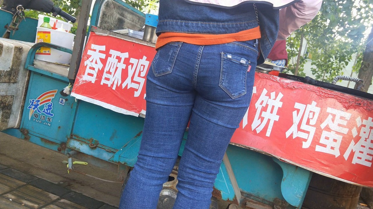 年轻美眉的紧翘苹果臀SF002[509M]