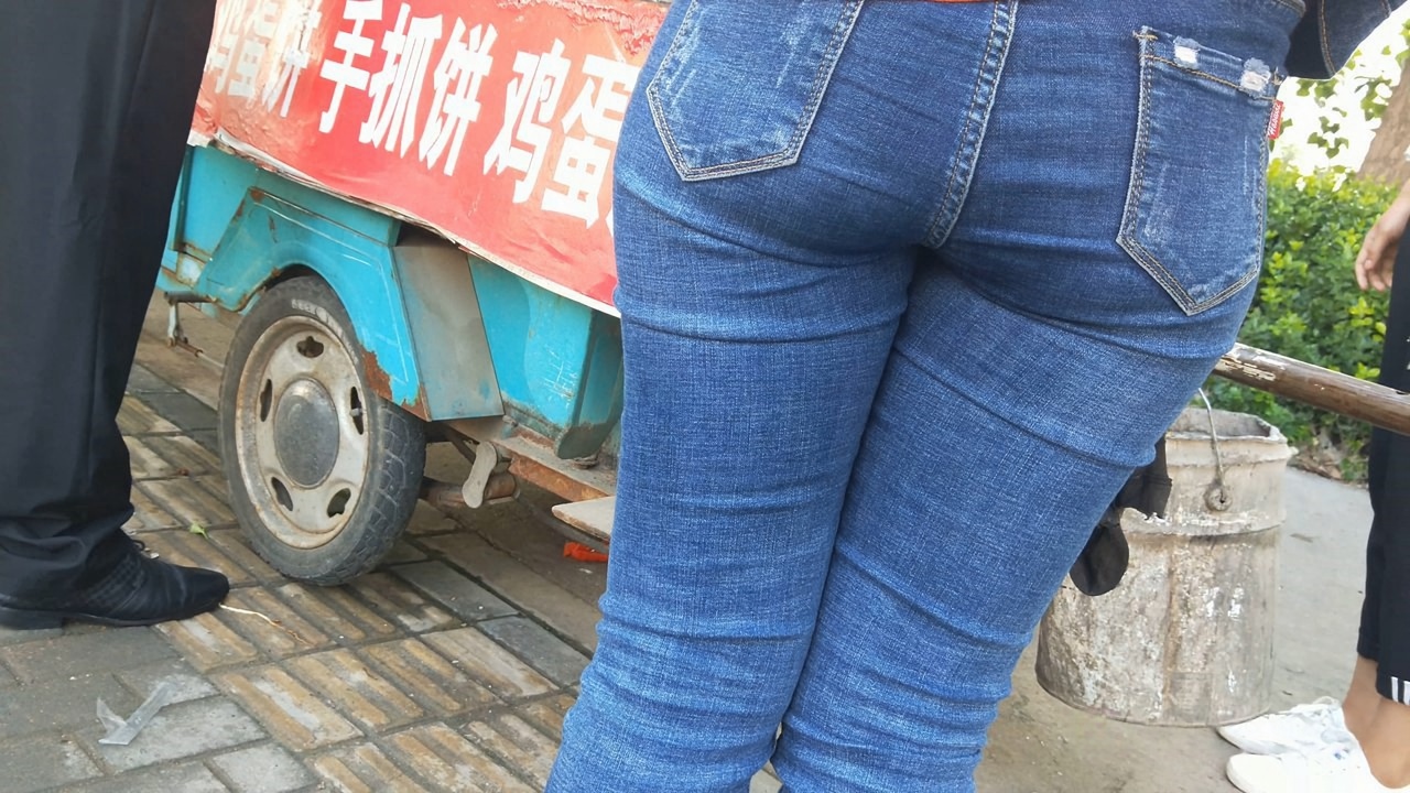 年轻美眉的紧翘苹果臀SF002[509M]