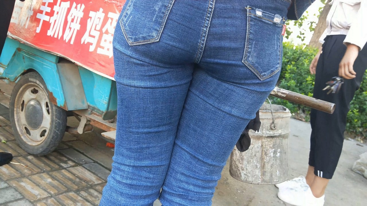 年轻美眉的紧翘苹果臀SF002[509M]