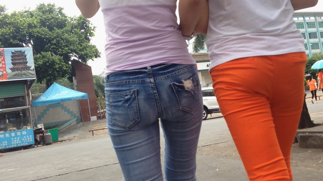 一路跟拍蓝色牛仔裤美眉MM009[343M]
