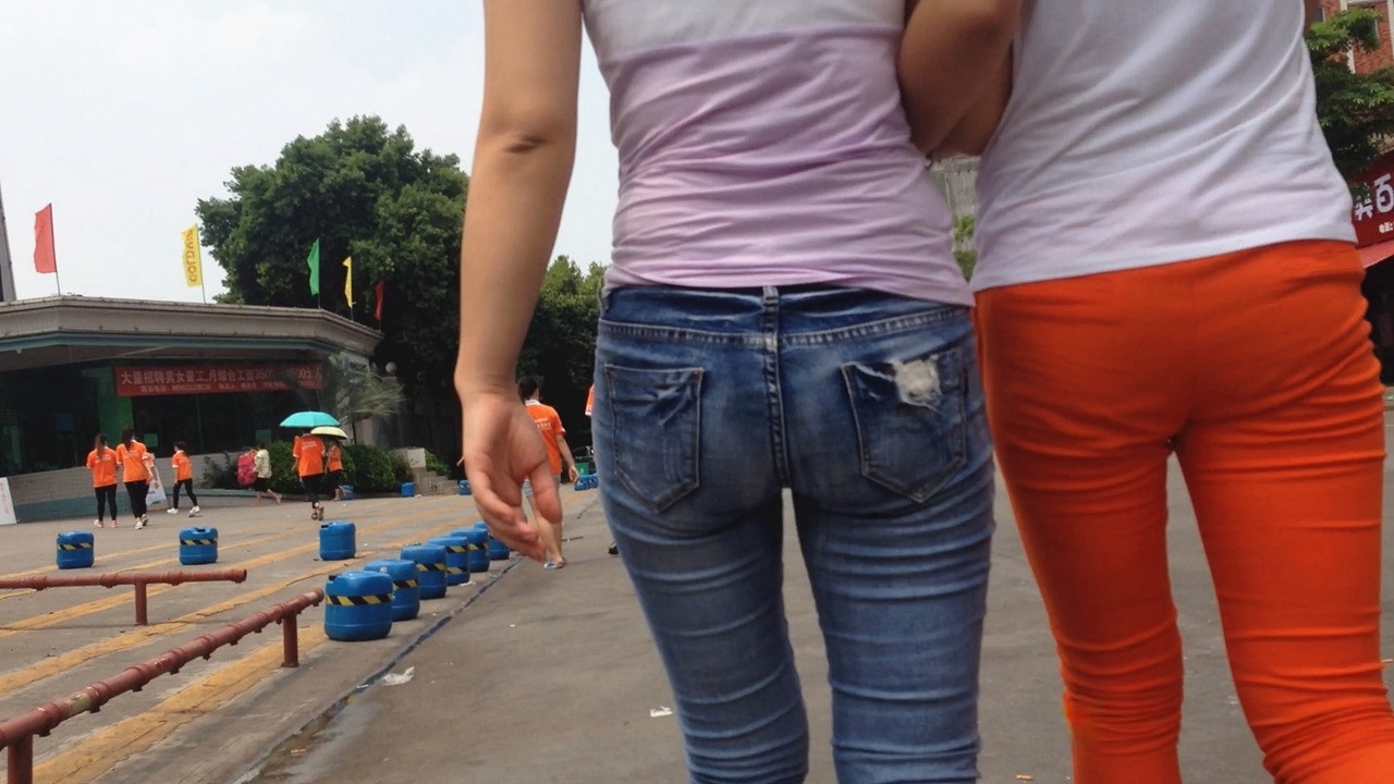 一路跟拍蓝色牛仔裤美眉MM009[343M]