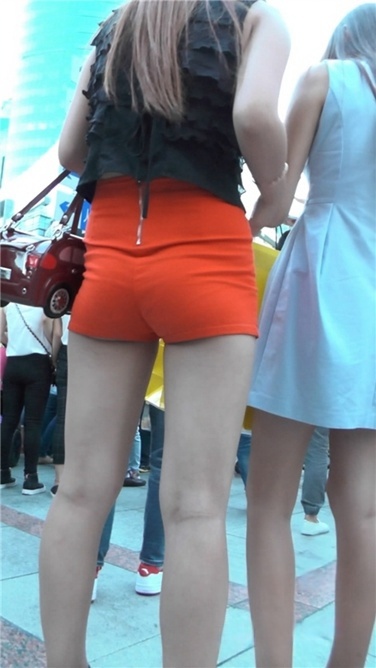 盛放的任xing红蔷薇[MP4/888MB]