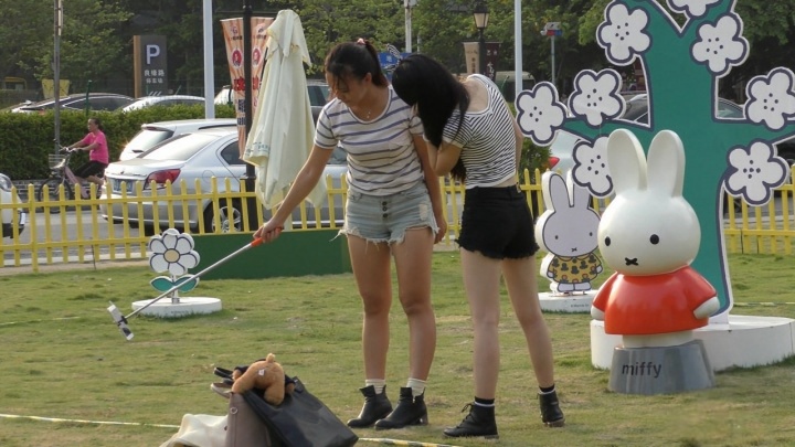 两个大二的短裤MT师妹[MP4/2GB]