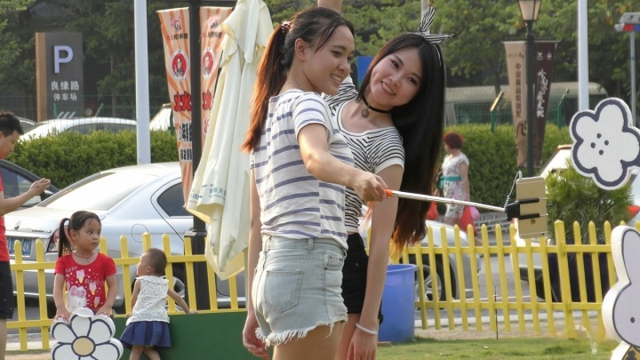 两个大二的短裤MT师妹[MP4/2GB]