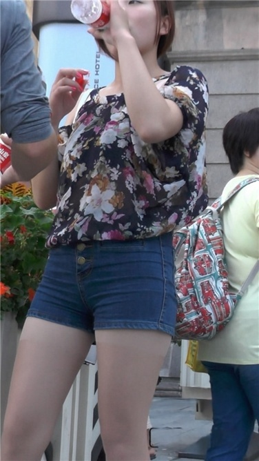 他的肉丝短牛漂亮女友[MP4/1.5GB] 