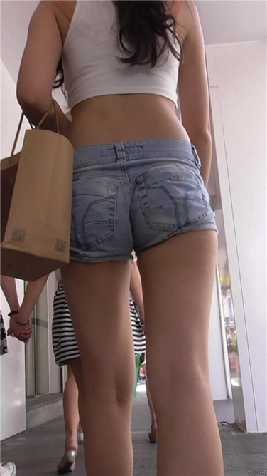 极品川妹，火辣到爆 [MP4/1.5GB]