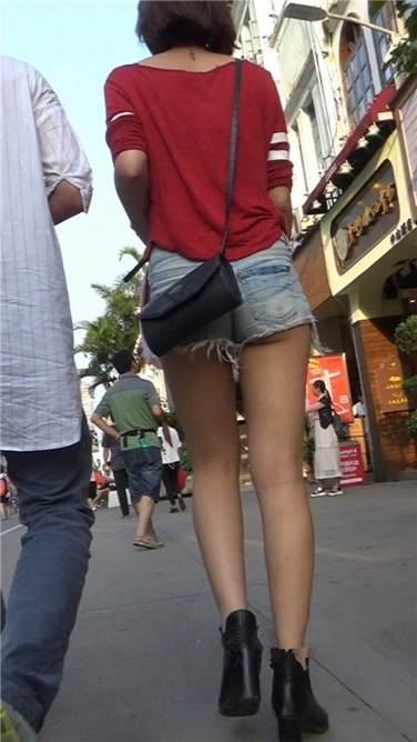 红T恤热牛美月牙[700MB/MP4]