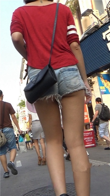 红T恤热牛美月牙[700MB/MP4]