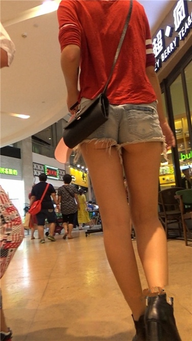 红T恤热牛美月牙[700MB/MP4]