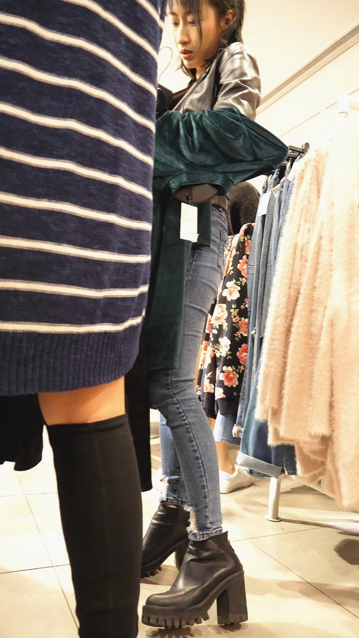 4K-高跟牛仔大宽臀美女[2.66G/MOV]