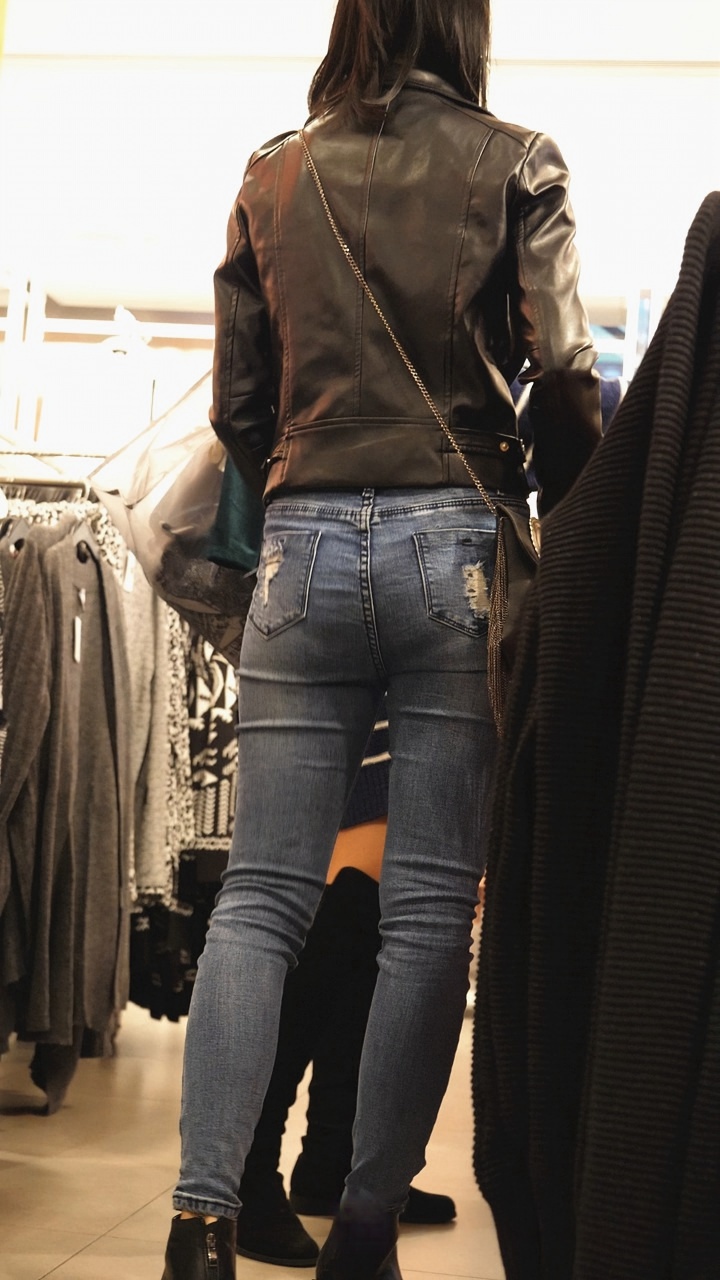 4K-高跟牛仔大宽臀美女[2.66G/MOV]