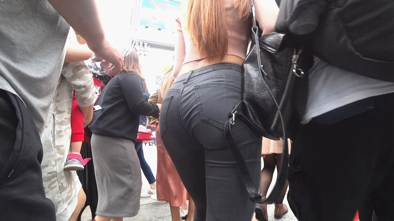 4K-街拍极品完美翘臀牛仔裤美女[780M/MP4]