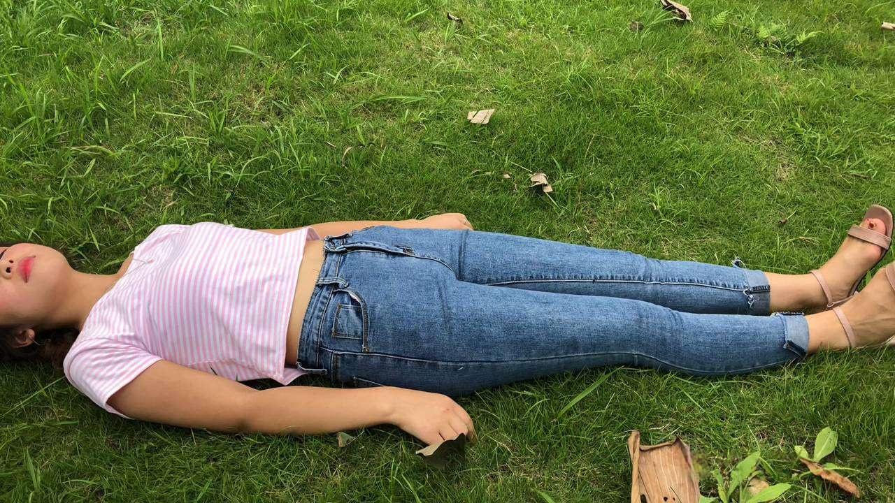 4K-紧牛美眉小蓓超清模拍[3.44G/MOV]