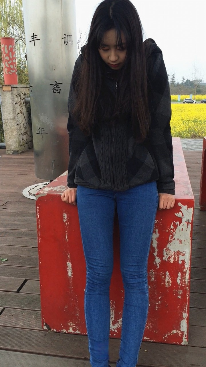 纯洁蓝牛长发美眉[498M/MOV]