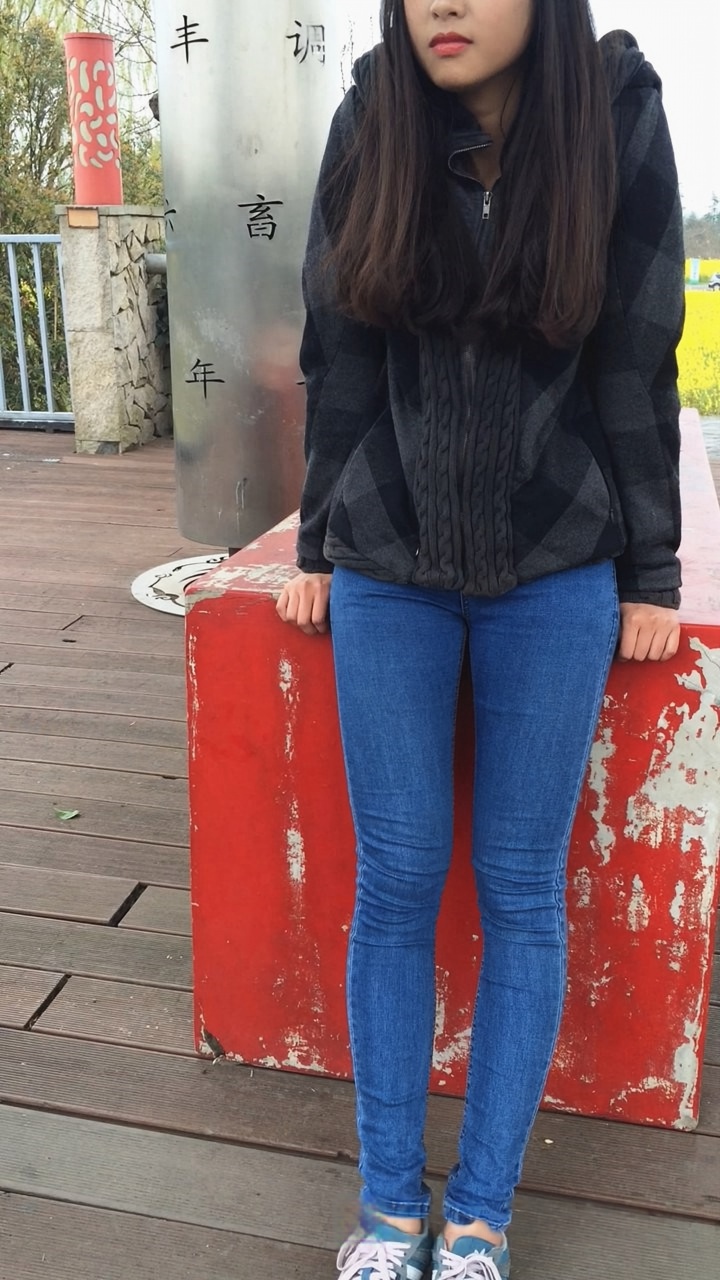 纯洁蓝牛长发美眉[498M/MOV]