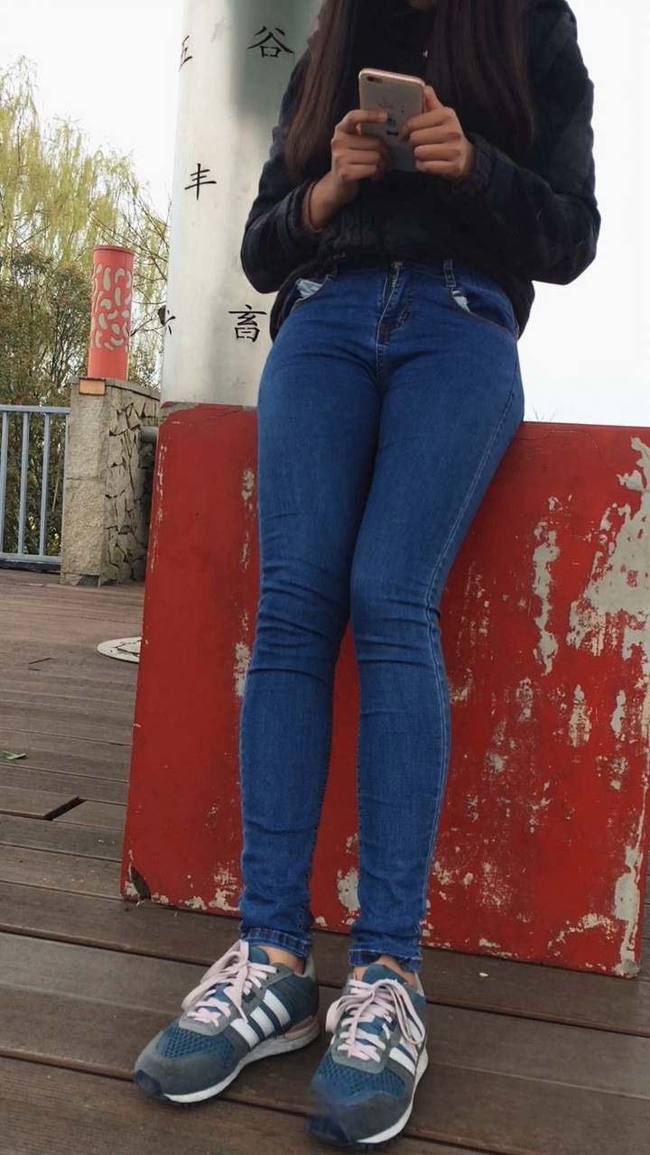 纯洁蓝牛长发美眉[498M/MOV]