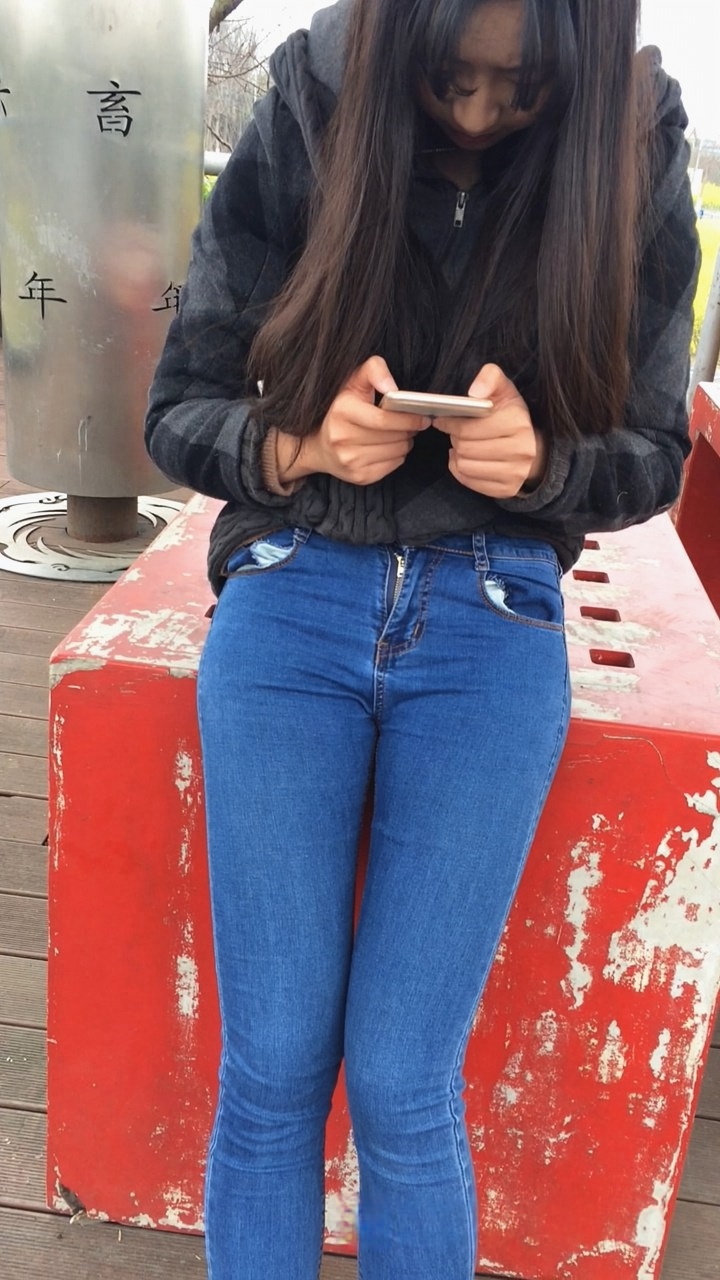 纯洁蓝牛长发美眉[498M/MOV]