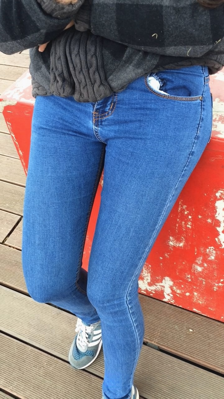 纯洁蓝牛长发美眉[498M/MOV]