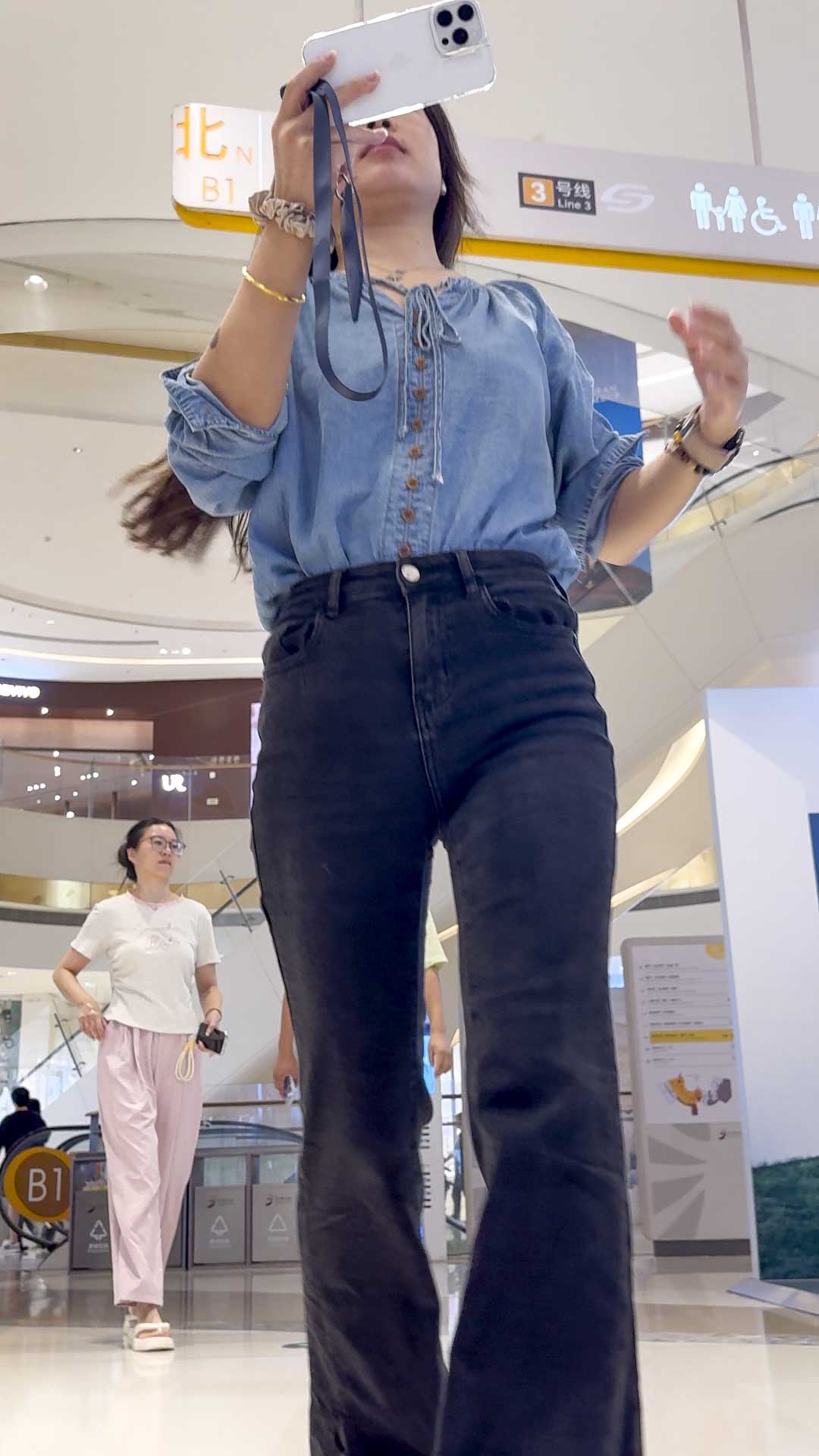 国庆献礼长发紧臀牛仔小姐姐（积分299）