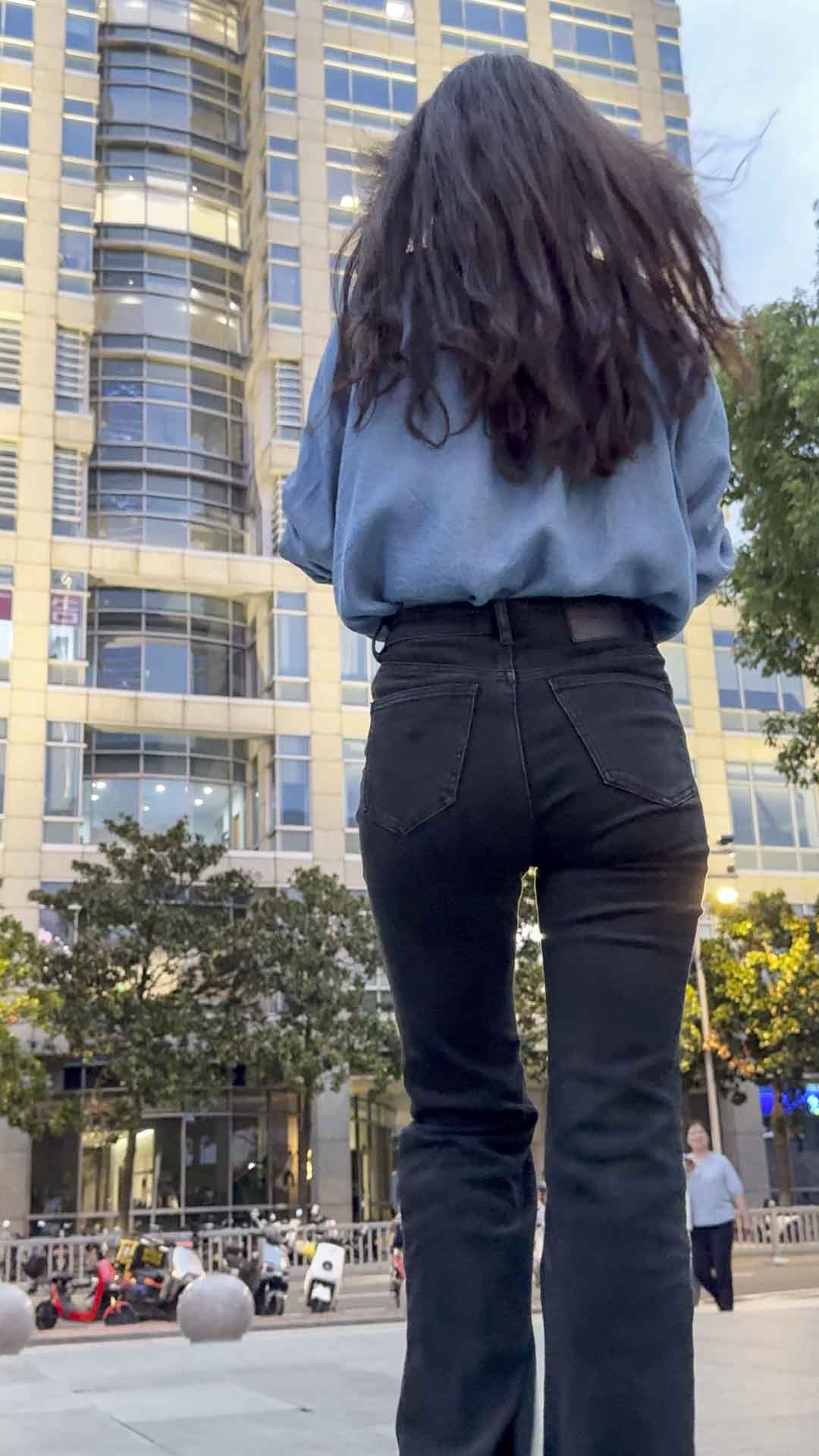 国庆献礼长发紧臀牛仔小姐姐（积分299）