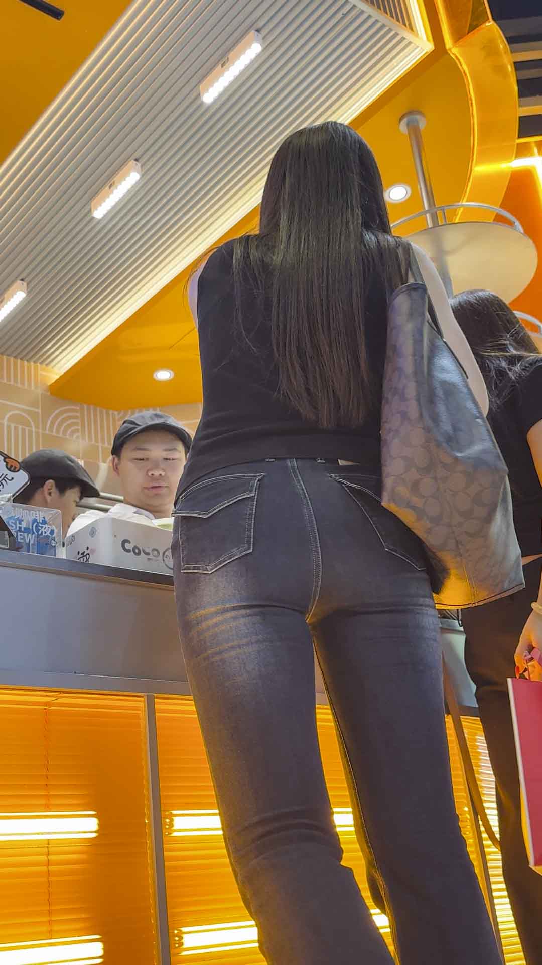 重口味丰臀牛仔少妇（积分55）